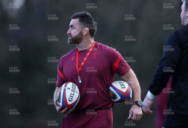 040226 - Wales Rugby Training ahead of their first Six Nations game against England - Huw Bennett, Head of Physical Performance during training