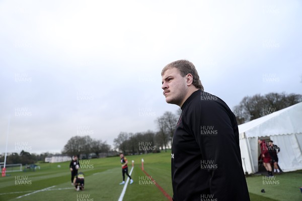 040226 - Wales Rugby Training ahead of their first Six Nations game against England - Archie Griffin during training