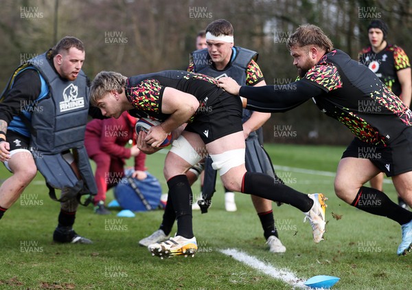 040226 - Wales Rugby Training ahead of their first Six Nations game against England - Aaron Wainwright during training