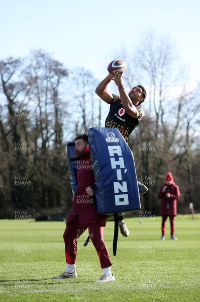 040226 - Wales Rugby Training ahead of their first Six Nations game against England - Gabriel Hamer-Webb during training