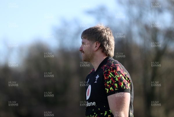 040226 - Wales Rugby Training ahead of their first Six Nations game against England - Aaron Wainwright during training