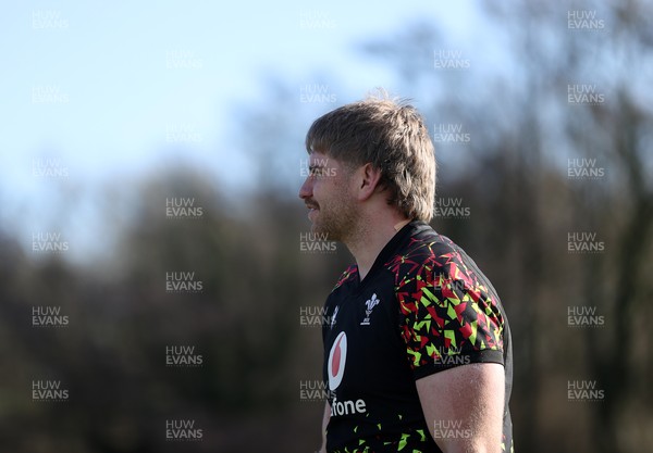 040226 - Wales Rugby Training ahead of their first Six Nations game against England - Aaron Wainwright during training