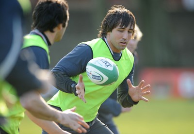 04.03.08 - Wales Rugby Training - Gavin Henson in action during training 