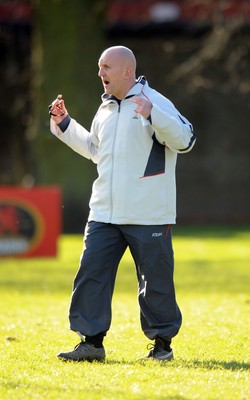 04.03.08 - Wales Rugby Training - Wales Defence coach, Shaun Edwards makes a point during training 