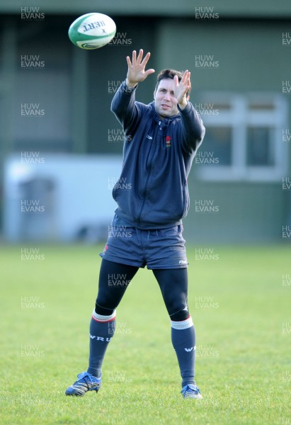04.03.08 - Wales Rugby Training - Stephen Jones in action during training 