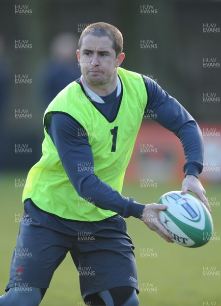 04.03.08 - Wales Rugby Training - Shane Williams in action during training 
