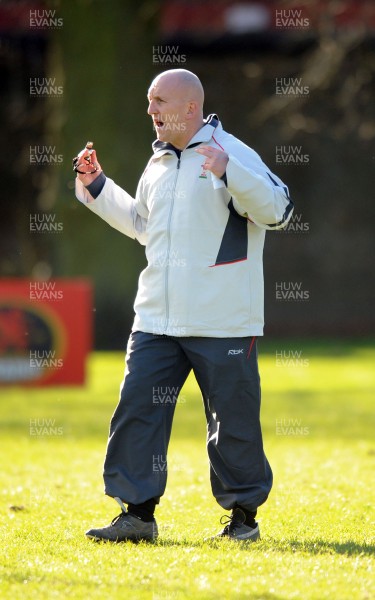 04.03.08 - Wales Rugby Training - Wales Defence coach, Shaun Edwards makes a point during training 