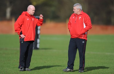 04.03.09 - Wales Rugby Training - Shaun Edwards(defence coach) talks to Warren Gatland(head coach) during training. 