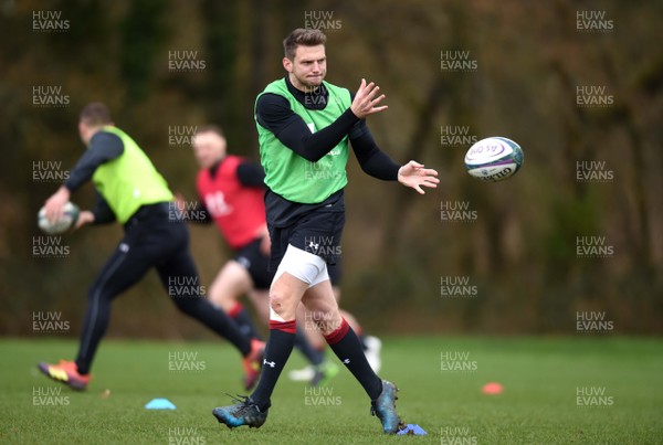040319 - Wales Rugby Training - Dan Biggar during training