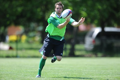 04.06.09 - Wales Rugby Training - Nicky Robinson in action during training. 