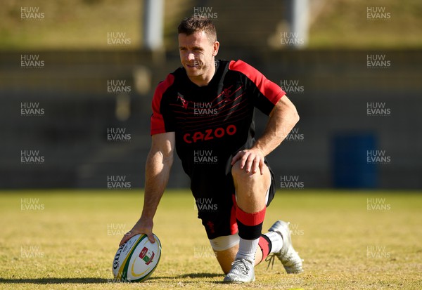 040722 - Wales Rugby Training - Gareth Davies during training
