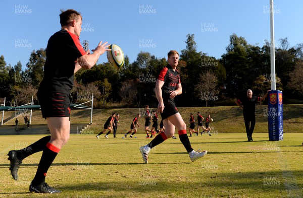 040722 - Wales Rugby Training - Nick Tompkins and Rhys Patchell during training