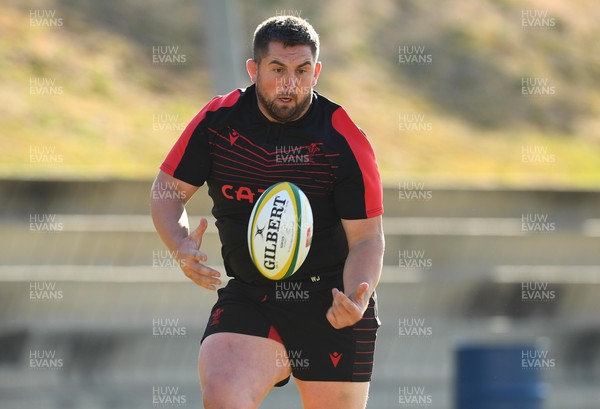 040722 - Wales Rugby Training - Wyn Jones during training
