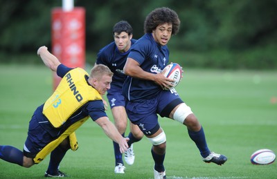 04.08.11 - Wales Rugby Training - Toby Faletau during training. 
