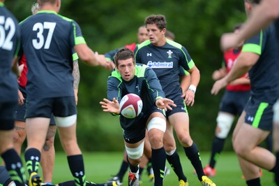 040815 - Wales Rugby Training -Justin Tipuric during training