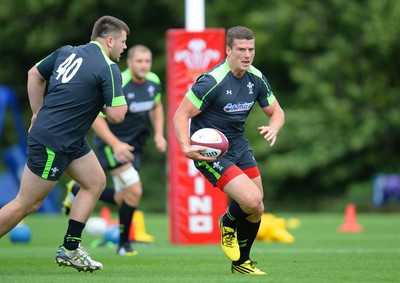 040815 - Wales Rugby Training -Scott Williams during training