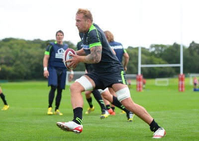 040815 - Wales Rugby Training -Dominic Day during training