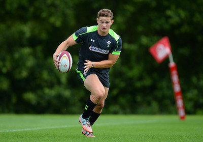 040815 - Wales Rugby Training -Hallam Amos during training