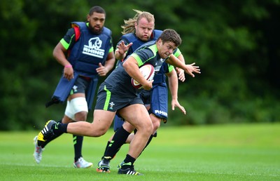 040815 - Wales Rugby Training -Nicky Smith during training