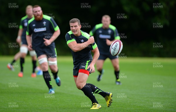 040815 - Wales Rugby Training -Scott Williams during training