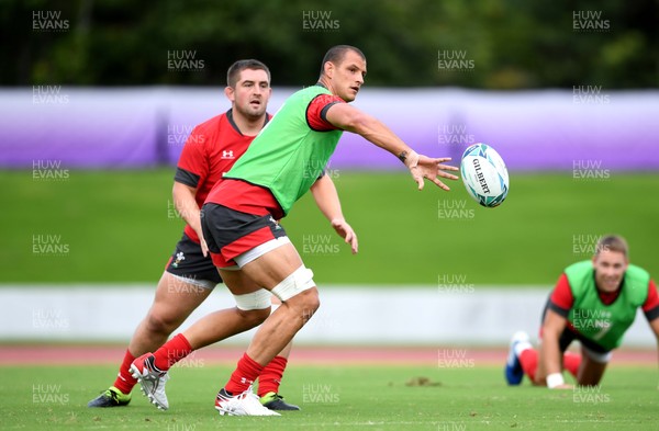 041019 - Wales Rugby Training - Aaron Shingler during training