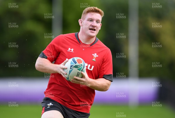 041019 - Wales Rugby Training - Rhys Carre during training