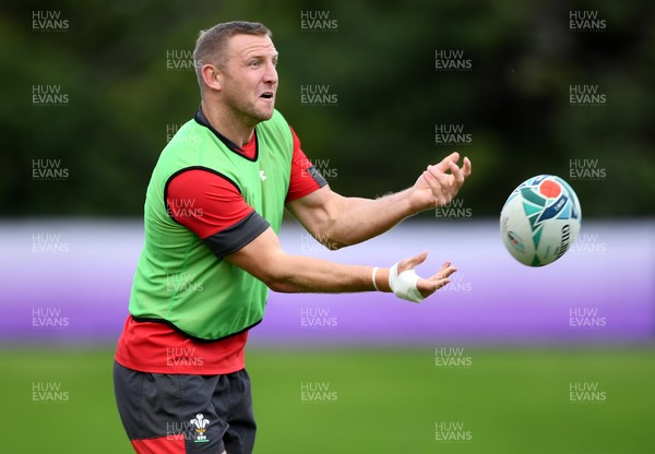 041019 - Wales Rugby Training - Hadleigh Parkes during training