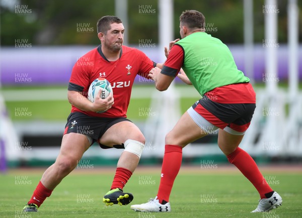041019 - Wales Rugby Training - Wyn Jones during training