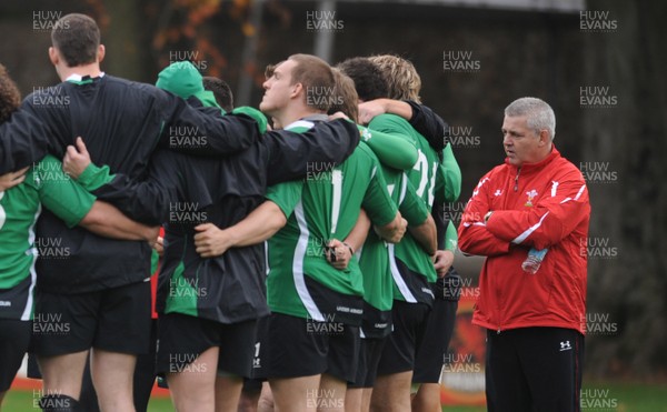 04.11.08 - Wales Rugby Training - Wales coach, Warren Gatland looks on. 