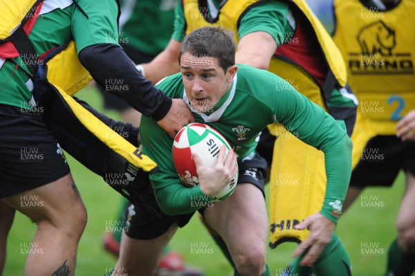 04.11.08 - Wales Rugby Training - Shane Williams in action during training. 