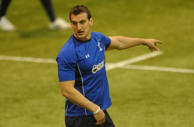 04.11.10 - Wales Rugby Training - Sam Warburton during training. 