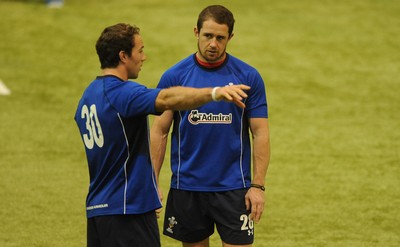 04.11.10 - Wales Rugby Training - Will Harries and Shane Williams during training. 