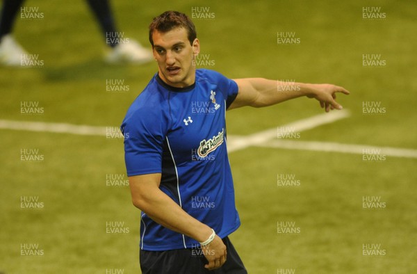 04.11.10 - Wales Rugby Training - Sam Warburton during training. 