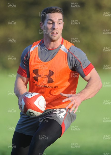 041113 - Wales Rugby Training -George North during training