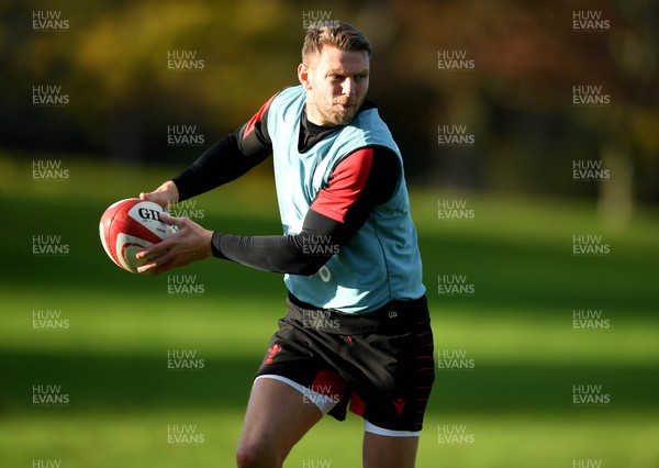041121 - Wales Rugby Training - Dan Biggar during training