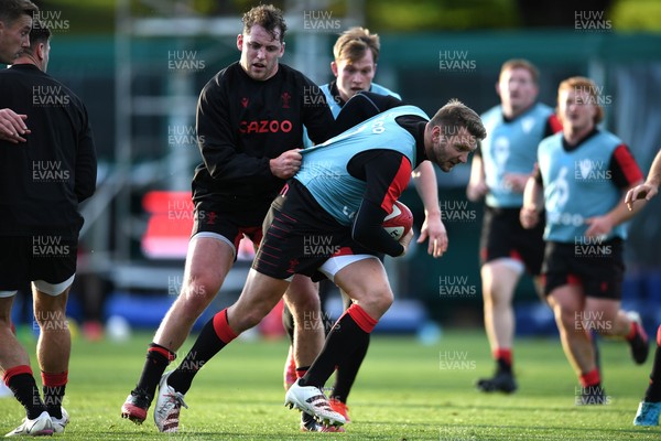 041121 - Wales Rugby Training - Dan Biggar during training