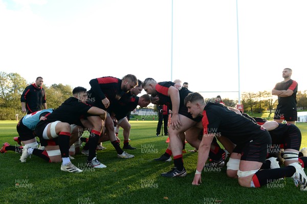 041121 - Wales Rugby Training - Johnathan Humphreys, Taine Basham, Tomas Francis, Ryan Elias, Rhys Carre, Wyn Jones and Shane Lewis-Hughes during training