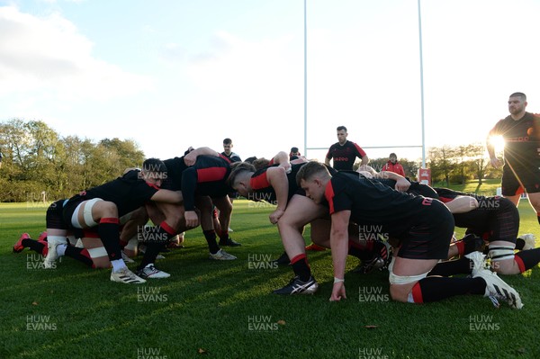 041121 - Wales Rugby Training - Taine Basham, Wyn Jones and Shane Lewis-Hughes during training