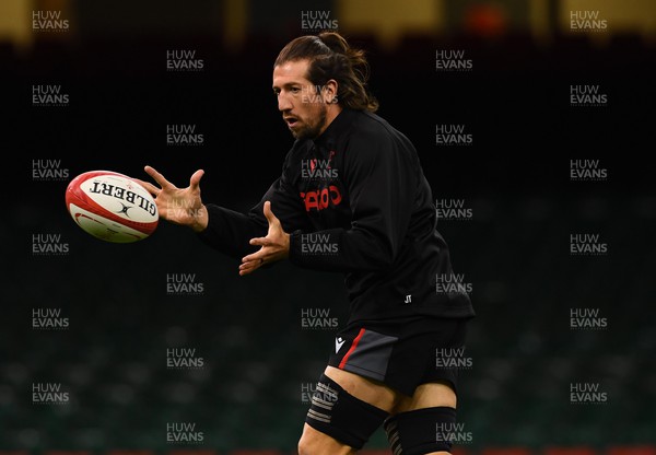 041122 - Wales Rugby Training - Justin Tipuric during training