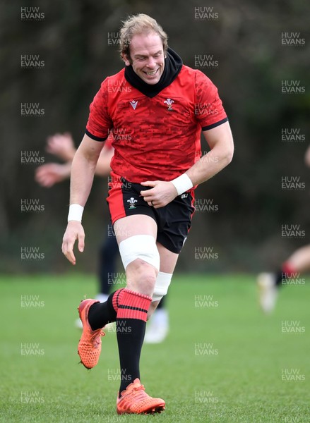 041220 - Wales Rugby Training - Alun Wyn Jones during training