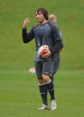 05.02.08 - Wales Rugby Training - Gavin Henson in action during training 