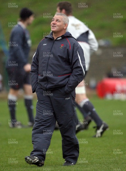 05.02.08 Wales Rugby Training,Cardiff... Wales Coach Warren Gatland watches the skies during training. 