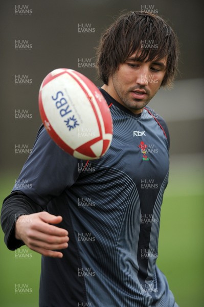 05.02.08 - Wales Rugby Training - Gavin Henson in action during training 