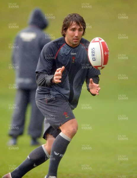 05.02.08 - Wales Rugby Training - Gavin Henson in action during training 