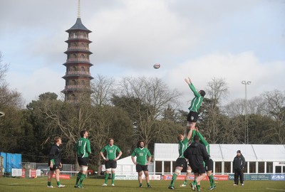 05.02.10 - Wales Rugby Training -  Lineout practice. 