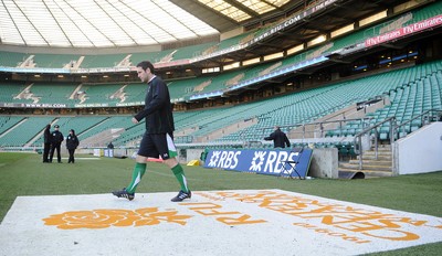 05.02.10 - Wales Rugby Training -  Stephen Jones during kicking training. 