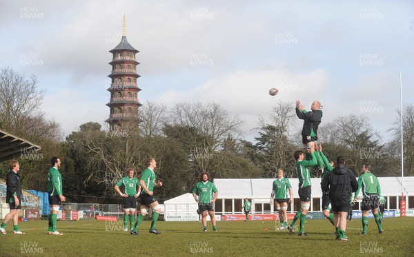 05.02.10 - Wales Rugby Training -  Lineout practice. 