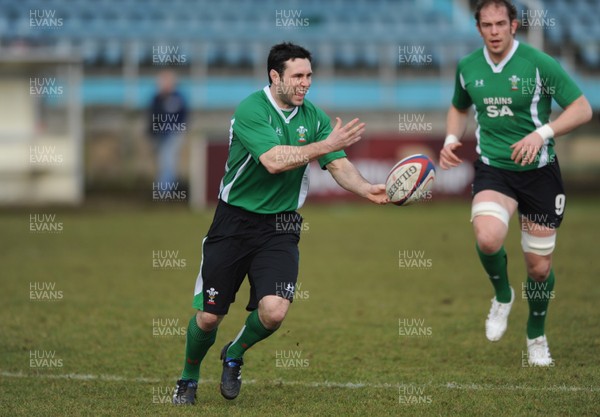 05.02.10 - Wales Rugby Training -  Stephen Jones(lt) with Alun Wyn Jones. 