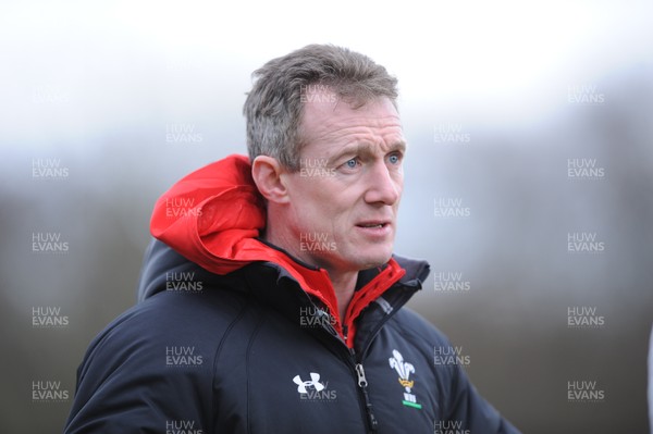 050213 - Wales Rugby Training -Wales coach Rob Howley during training