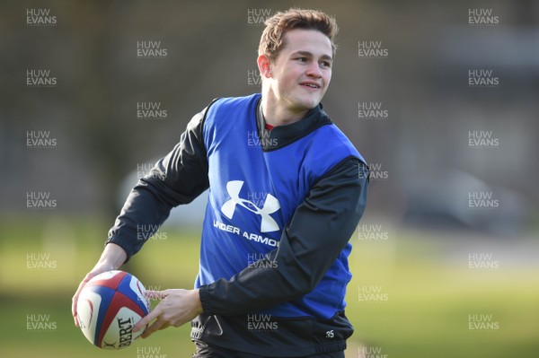 050218 - Wales Rugby Training - Hallam Amos during training